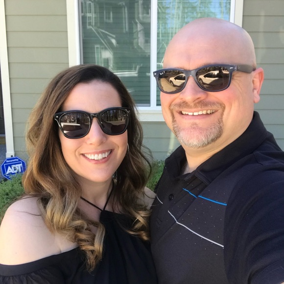 Meet your Posher, Daina - Picture 1 of 1